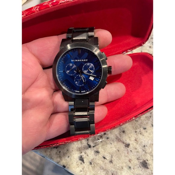 Mens Burberry watch - Picture 1 of 2